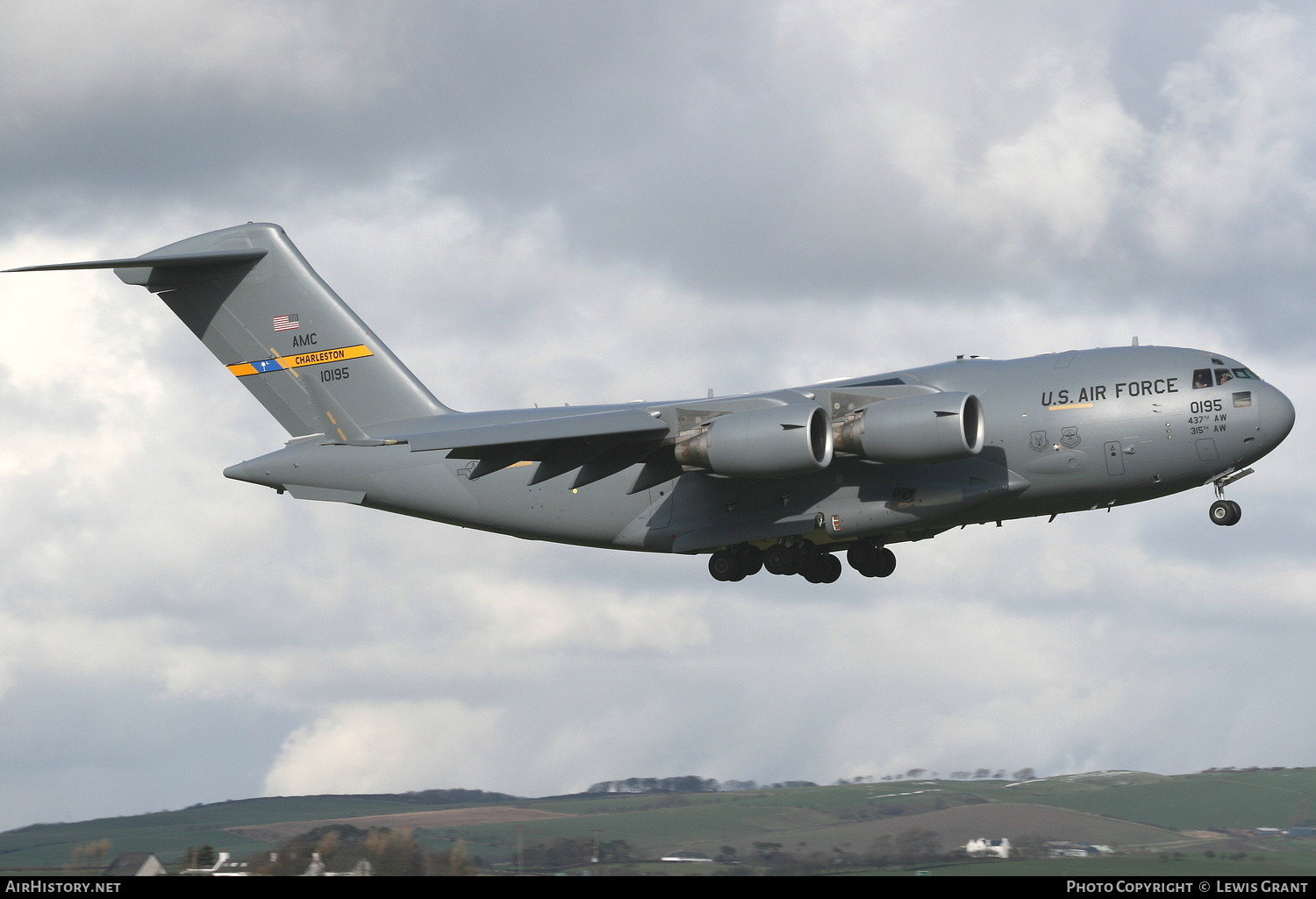Aircraft Photo of 01-0195 / 10195 | Boeing C-17A Globemaster III | USA - Air Force | AirHistory.net #309729