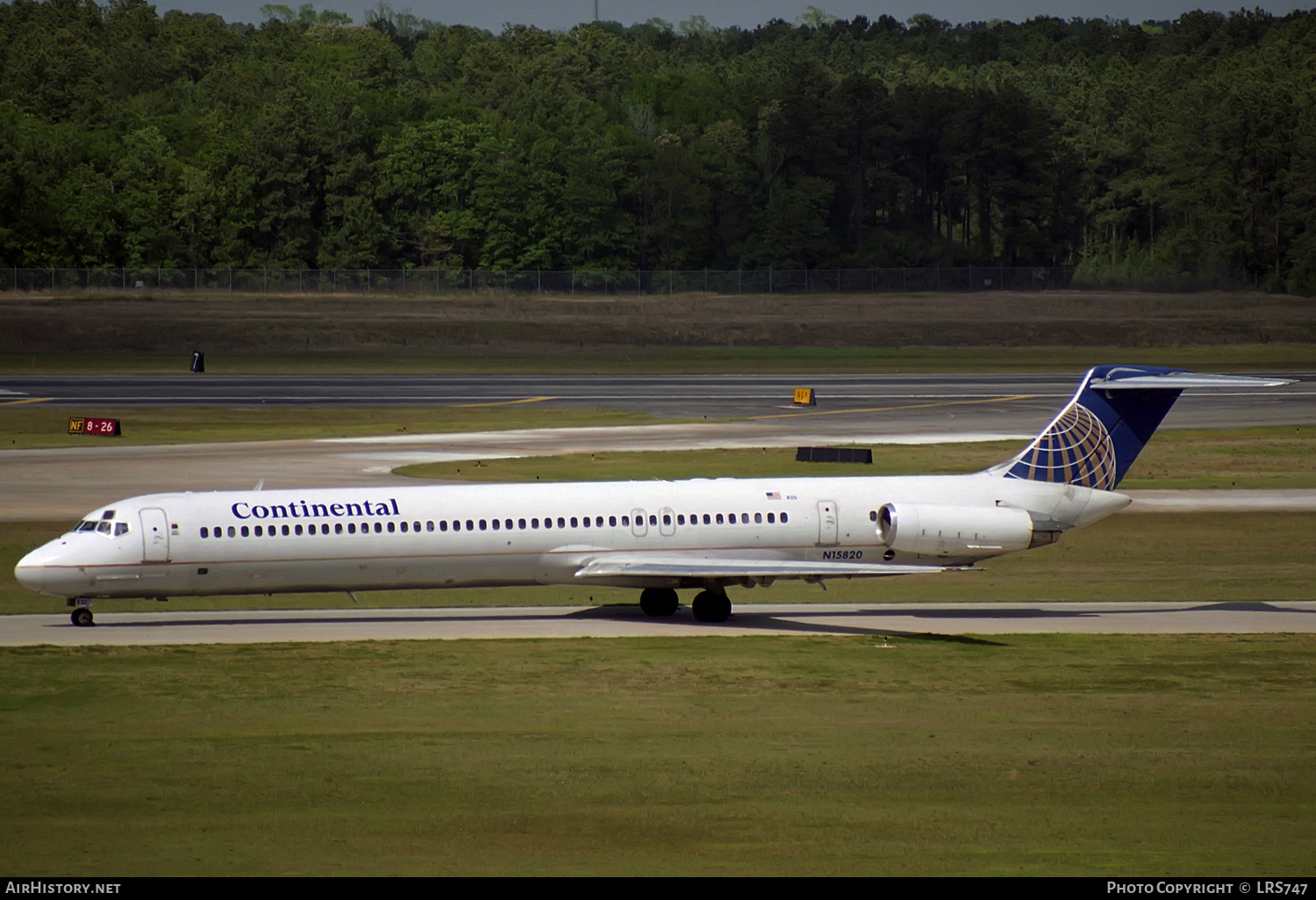 Aircraft Photo of N15820 | McDonnell Douglas MD-82 (DC-9-82) | Continental Airlines | AirHistory.net #309854