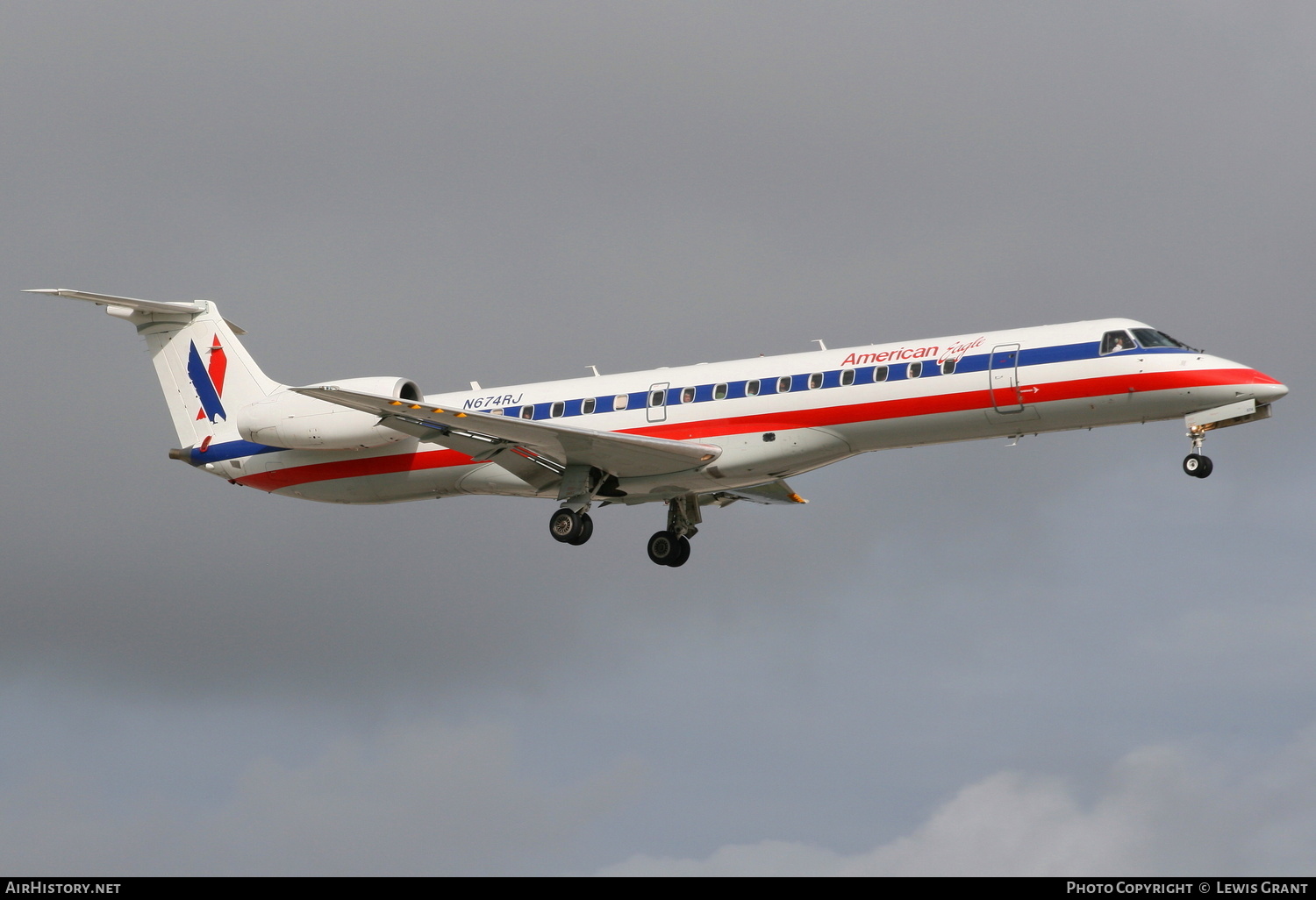 Aircraft Photo of N674RJ | Embraer ERJ-145LR (EMB-145LR) | American Eagle | AirHistory.net #309977