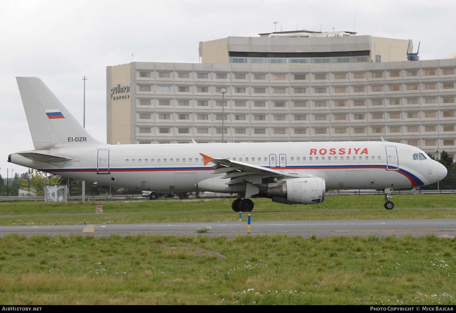 Aircraft Photo of EI-DZR | Airbus A320-212 | Rossiya - Russian Airlines | AirHistory.net #309982