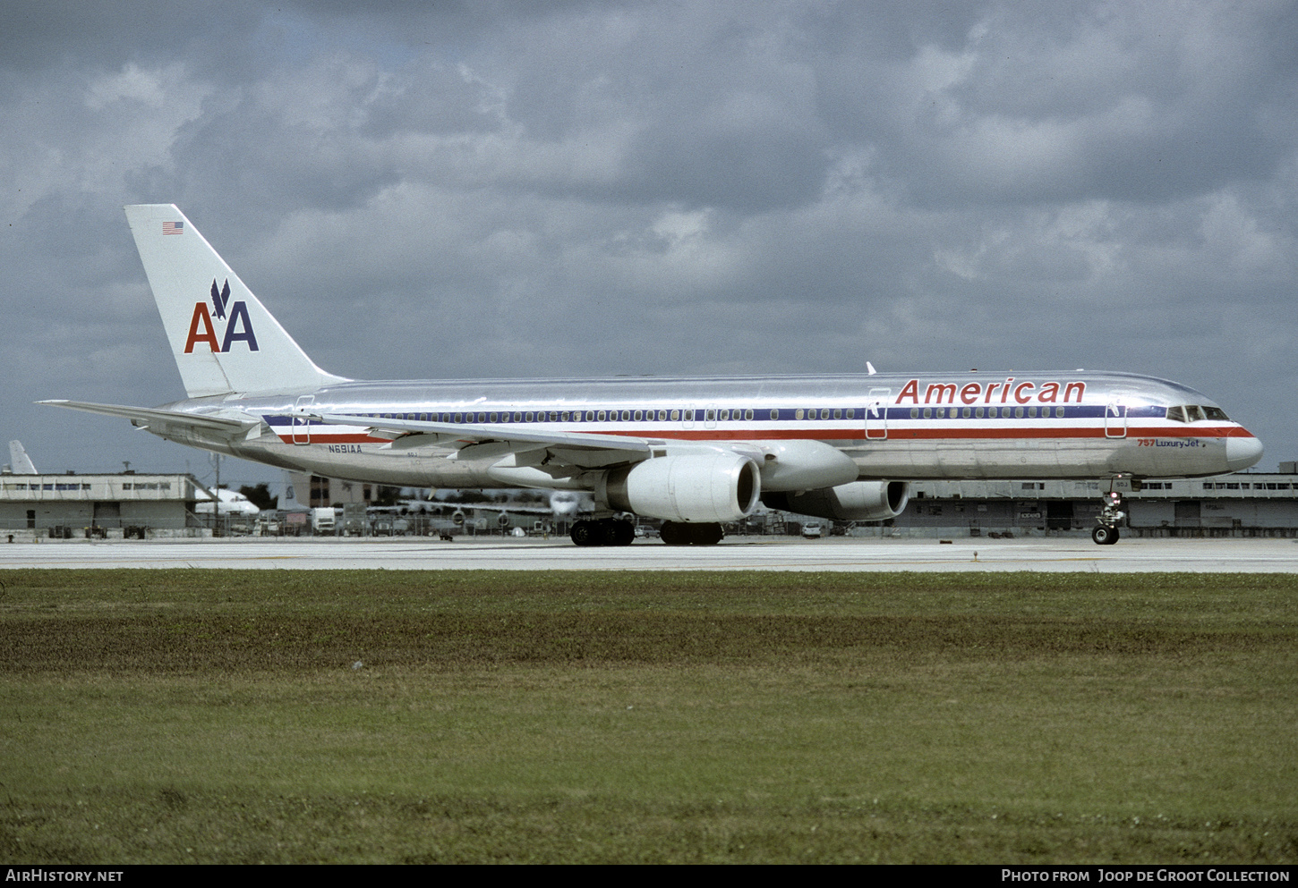 Aircraft Photo of N691AA | Boeing 757-223 | American Airlines | AirHistory.net #310095