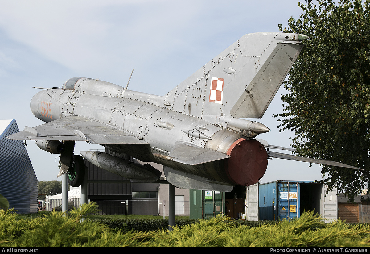 Aircraft Photo of 5615 | Mikoyan-Gurevich MiG-21PFM | Poland - Air Force | AirHistory.net #310178