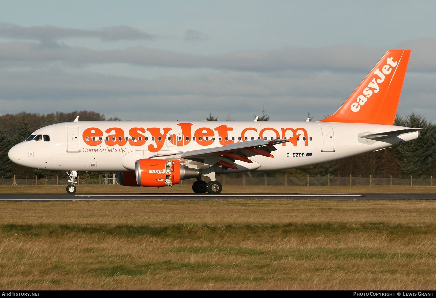 Aircraft Photo of G-EZDB | Airbus A319-111 | EasyJet | AirHistory.net #310184