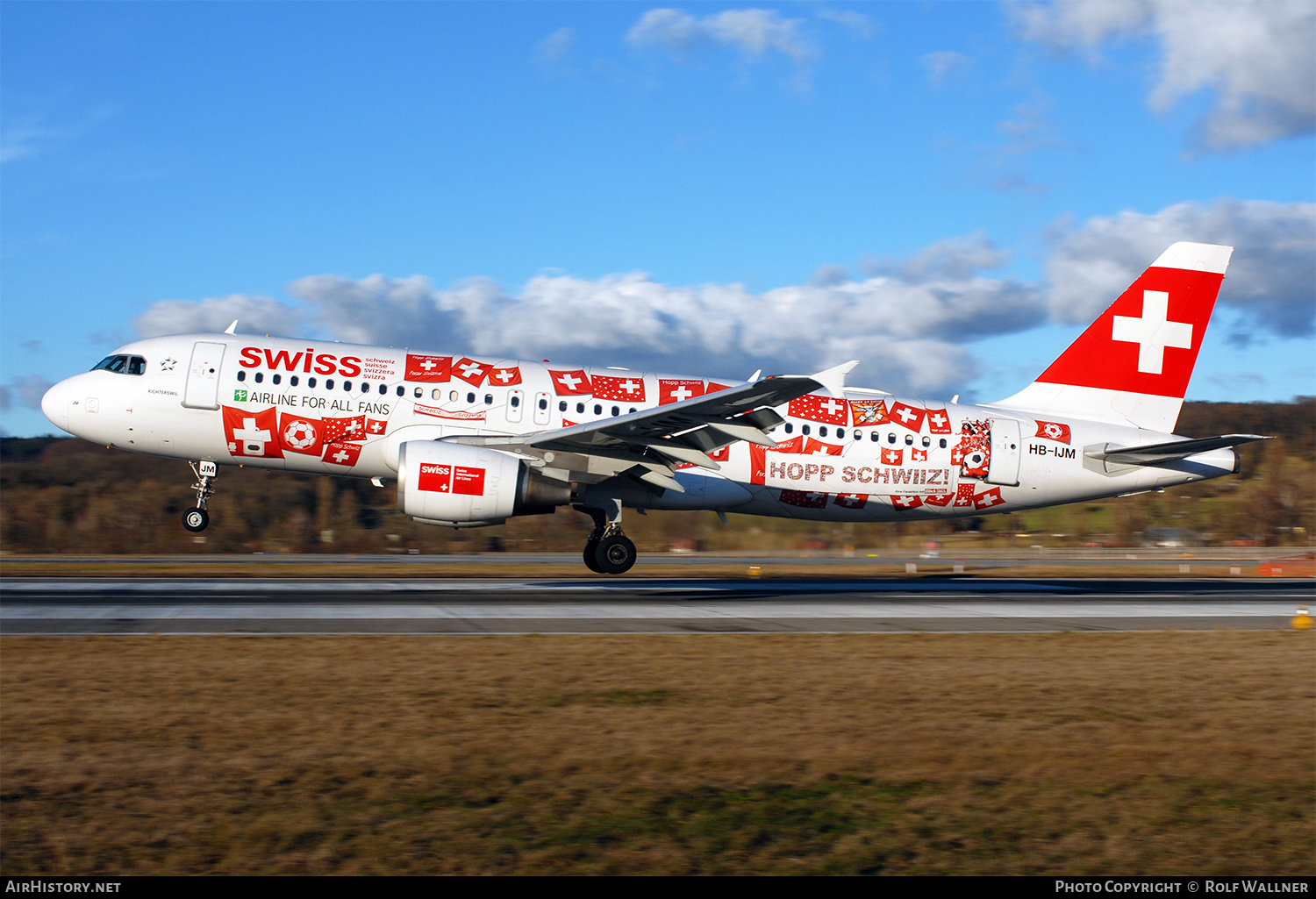 Aircraft Photo of HB-IJM | Airbus A320-214 | Swiss International Air Lines | AirHistory.net #310215