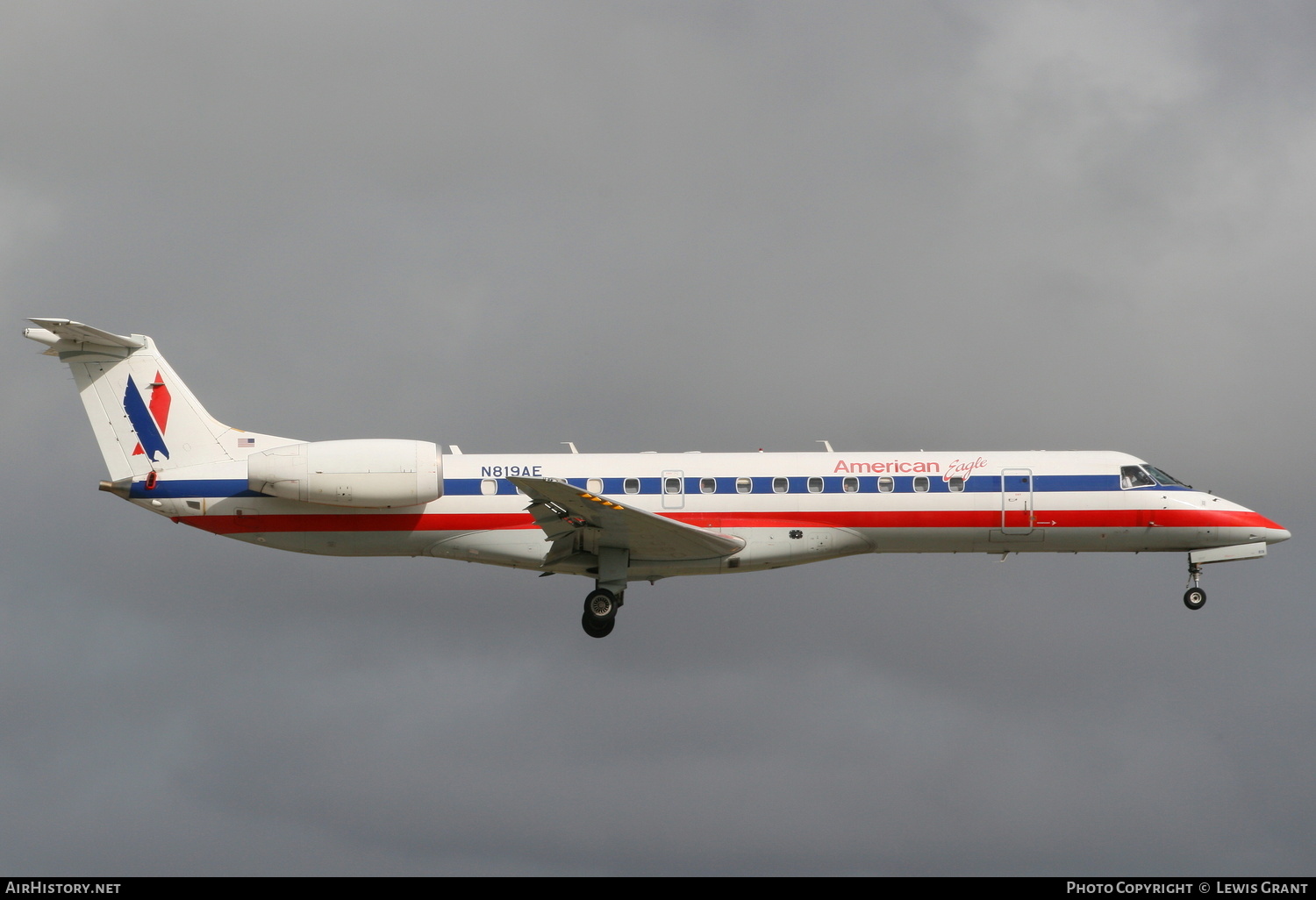Aircraft Photo of N819AE | Embraer ERJ-140LR (EMB-135KL) | American Eagle | AirHistory.net #310219