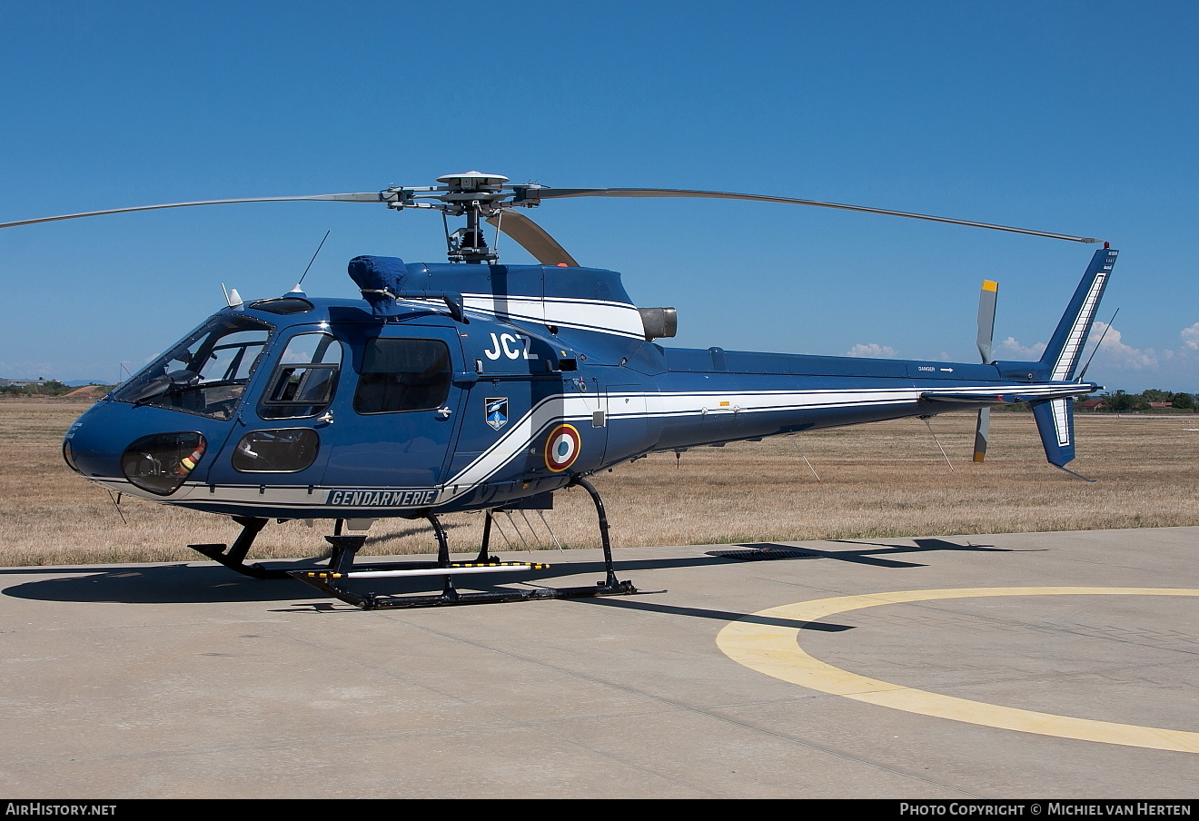 Aircraft Photo of F-MJCZ | Aerospatiale AS-350BA Ecureuil | France - Gendarmerie | AirHistory.net #310291