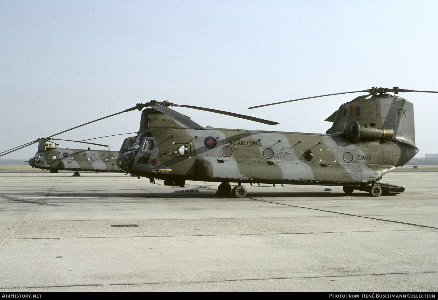 Aircraft Photo of ZA677 | Boeing Vertol Chinook HC1 (352) | UK - Air Force | AirHistory.net #310479