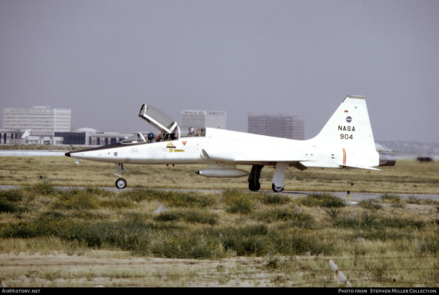 Aircraft Photo of NASA 904 / 63-8204 | Northrop T-38A Talon | NASA - National Aeronautics and Space Administration | AirHistory.net #310545