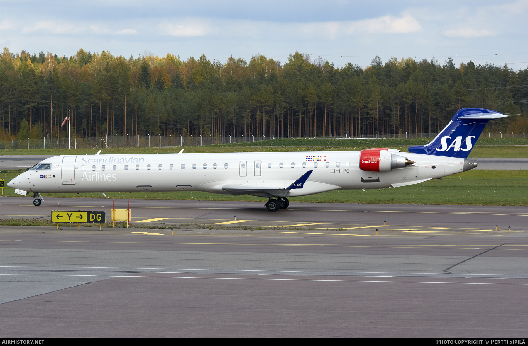 Aircraft Photo of EI-FPC | Bombardier CRJ-900LR (CL-600-2D24) | Scandinavian Airlines - SAS | AirHistory.net #310560