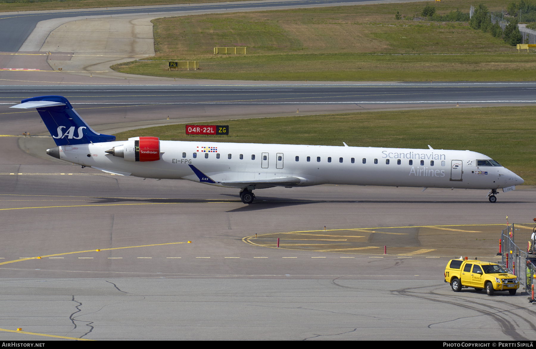 Aircraft Photo of EI-FPG | Bombardier CRJ-900LR (CL-600-2D24) | Scandinavian Airlines - SAS | AirHistory.net #310567