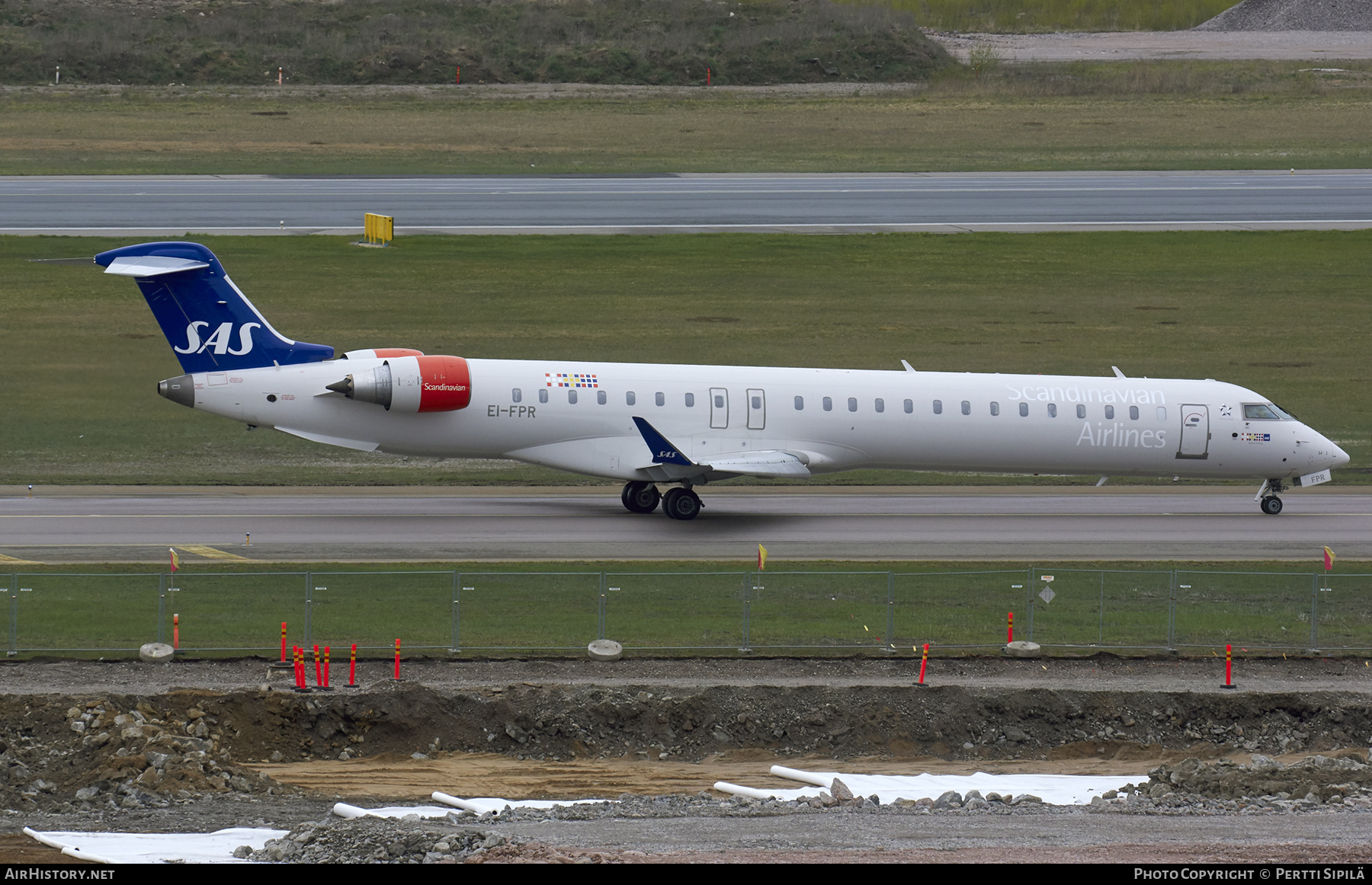 Aircraft Photo of EI-FPR | Bombardier CRJ-900LR (CL-600-2D24) | Scandinavian Airlines - SAS | AirHistory.net #310575