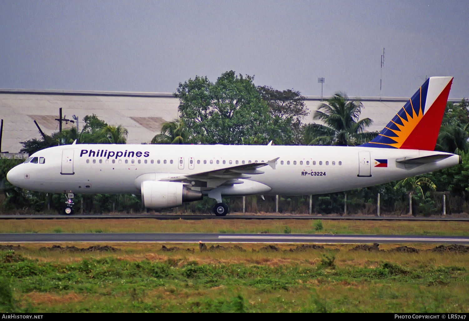 Aircraft Photo of RP-C3224 | Airbus A320-214 | Philippine Airlines | AirHistory.net #310640