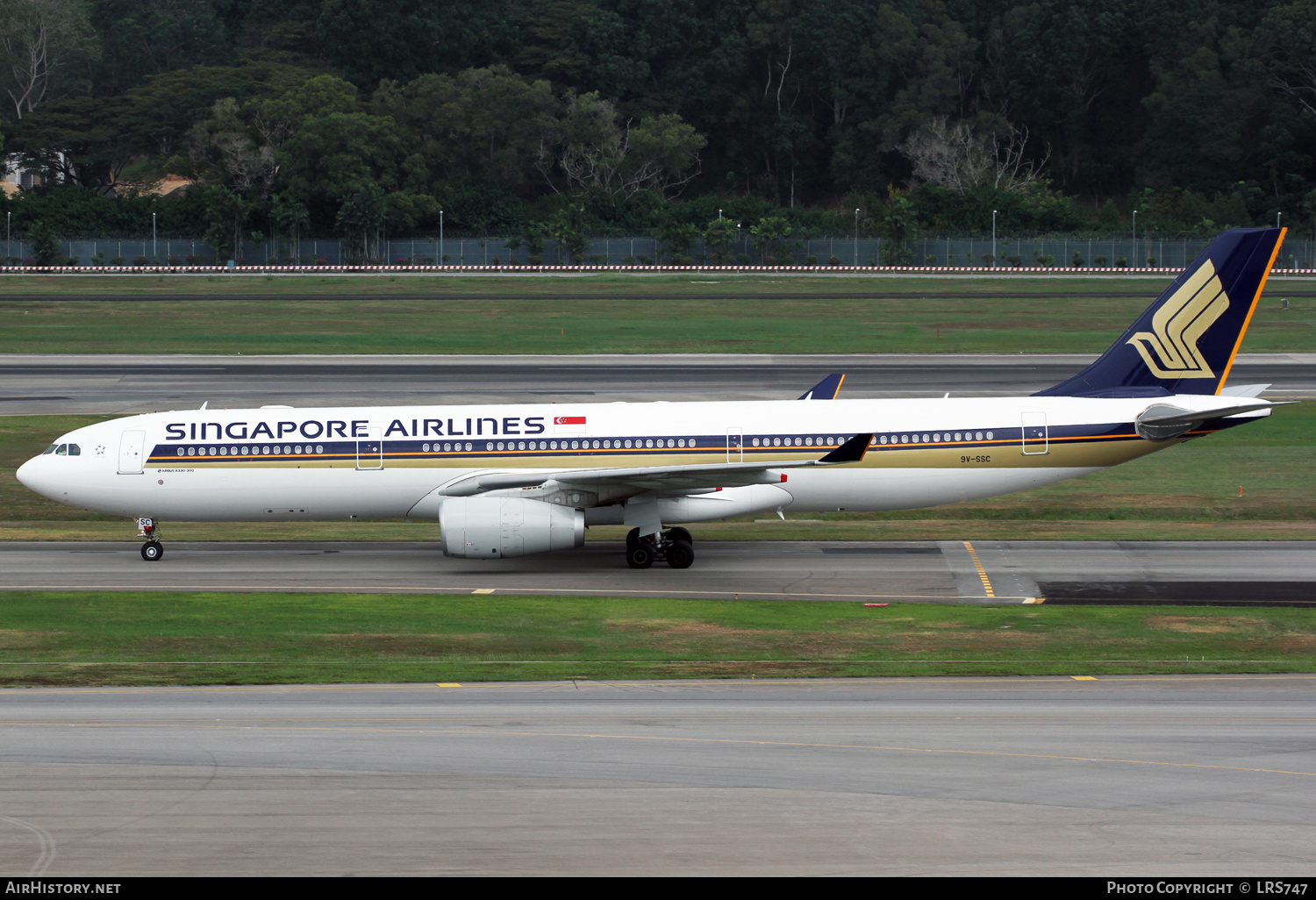 Aircraft Photo of 9V-SSC | Airbus A330-343E | Singapore Airlines | AirHistory.net #310762