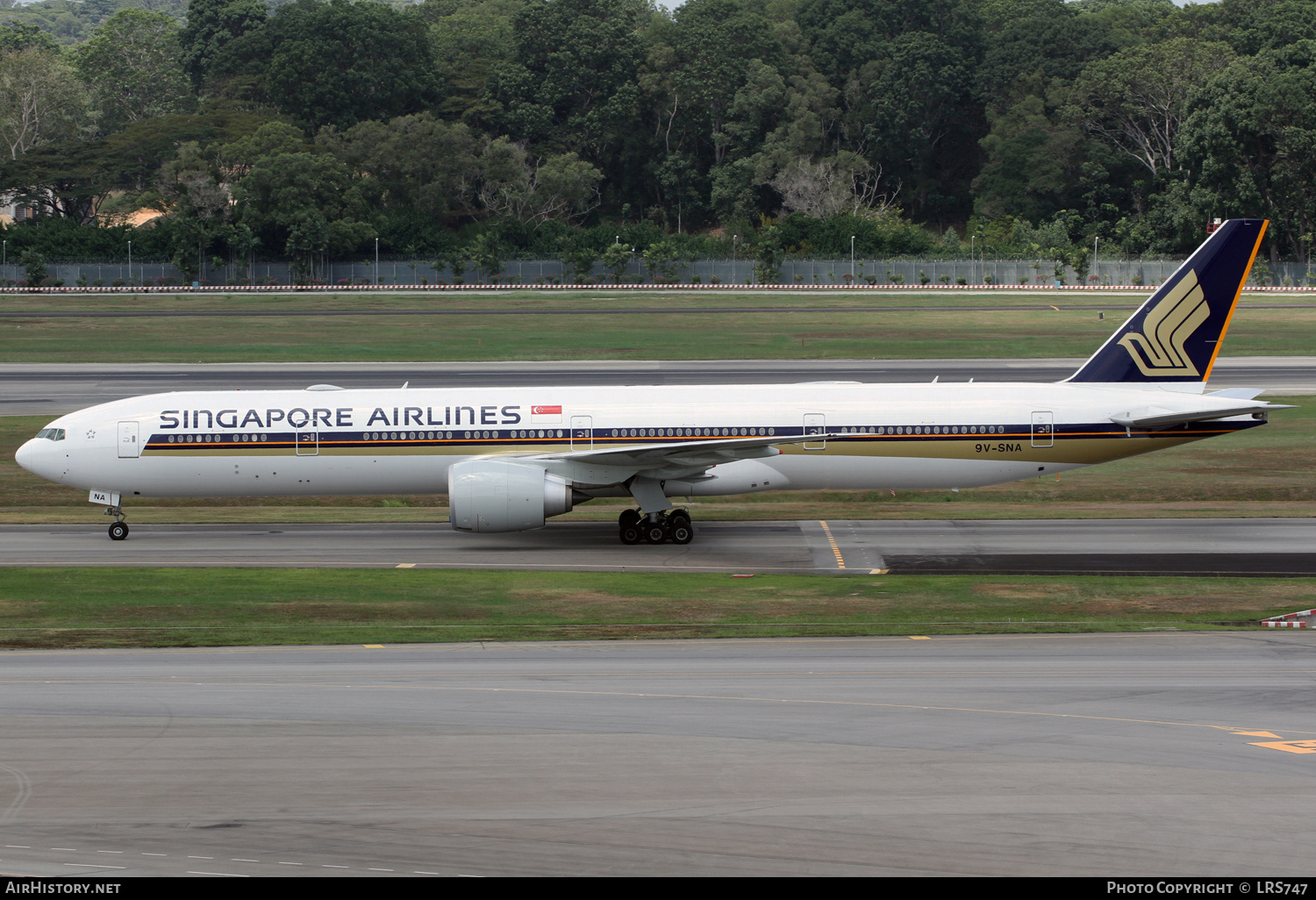 Aircraft Photo of 9V-SNA | Boeing 777-312/ER | Singapore Airlines | AirHistory.net #310860