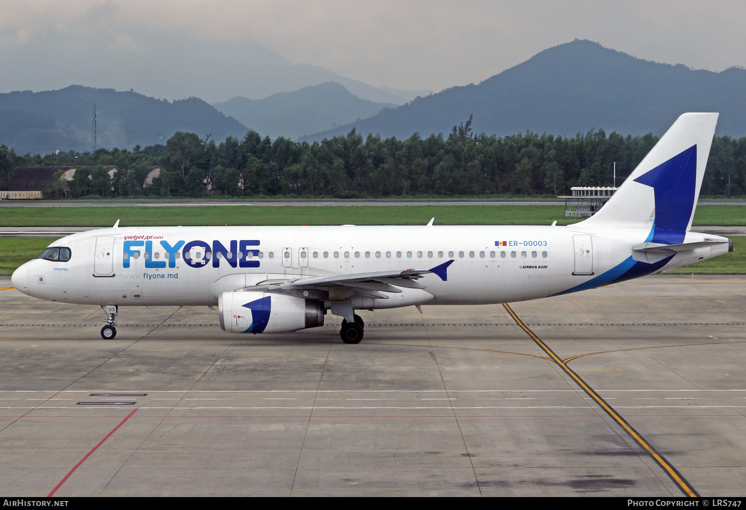 Aircraft Photo of ER-00003 | Airbus A320-233 | FlyOne | AirHistory.net #311225