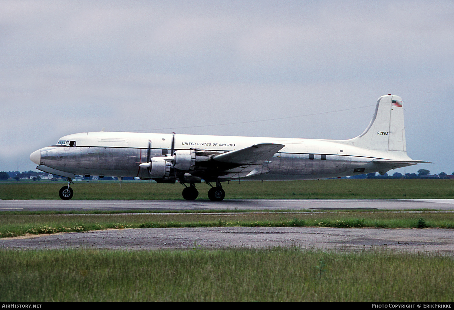 Aircraft Photo of 53-3252 / 33252 | Douglas C-118A Liftmaster (DC-6A) | USA - Air Force | AirHistory.net #311358