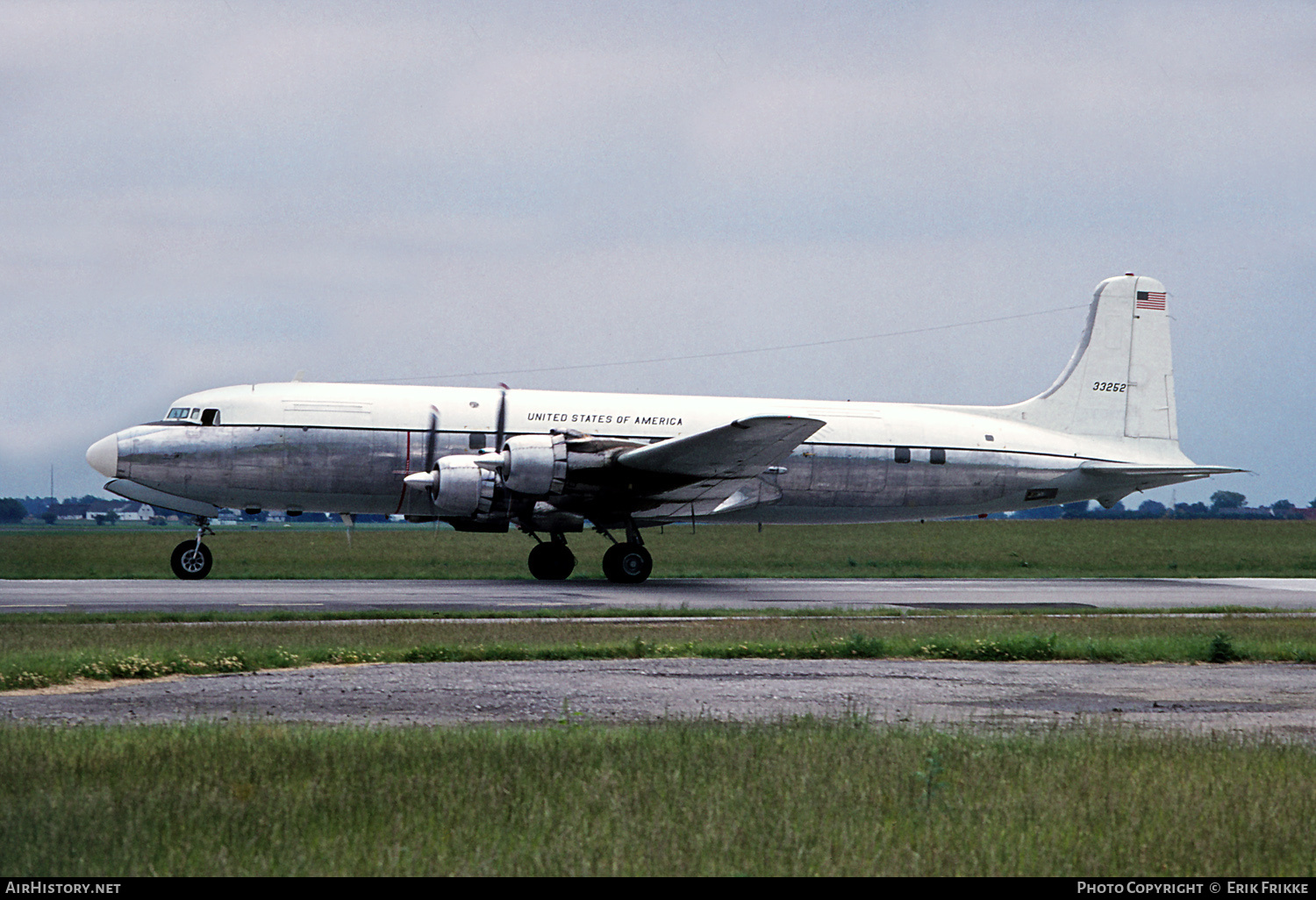 Aircraft Photo of 53-3252 / 33252 | Douglas C-118A Liftmaster | USA - Air Force | AirHistory.net #311358
