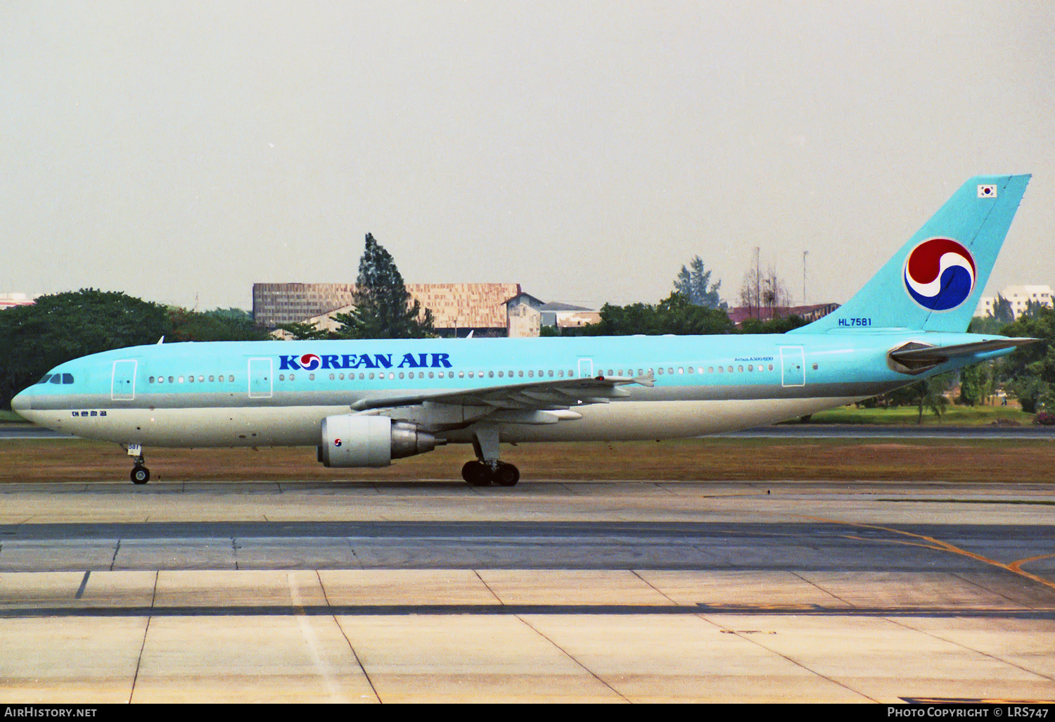 Aircraft Photo of HL7581 | Airbus A300B4-622R | Korean Air | AirHistory.net #311487