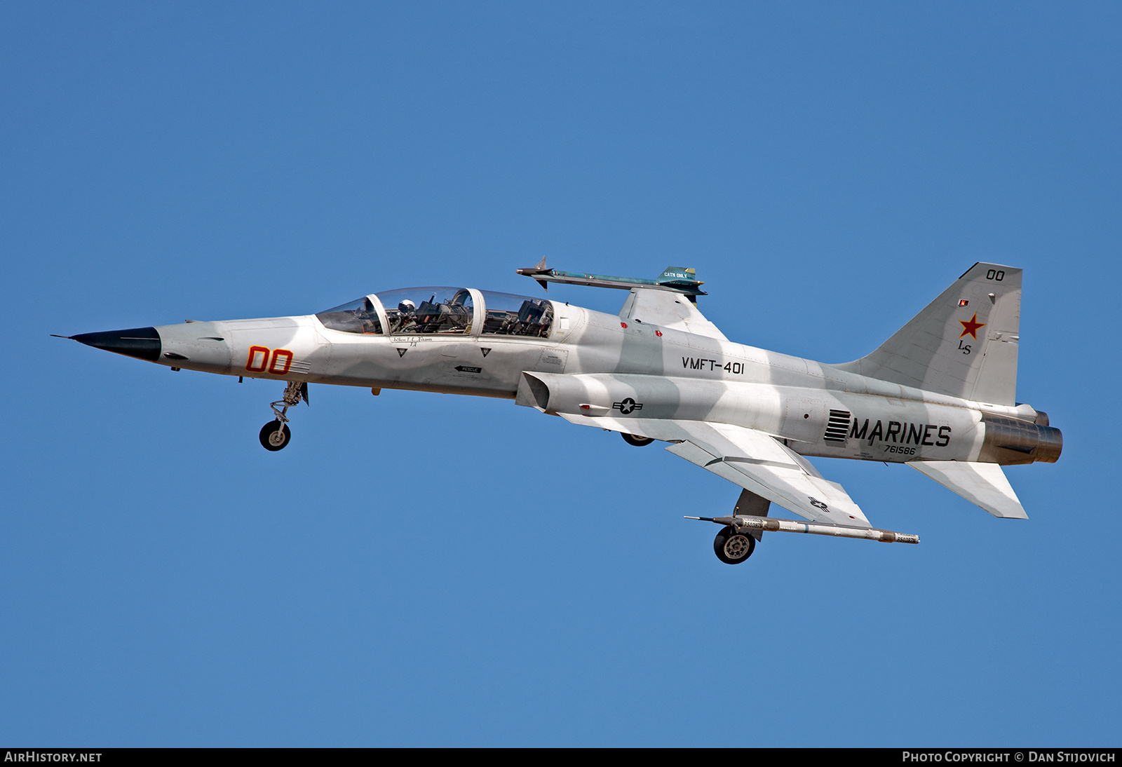 Aircraft Photo of 76-1586 | Northrop F-5F Tiger II | USA - Marines | AirHistory.net #311553