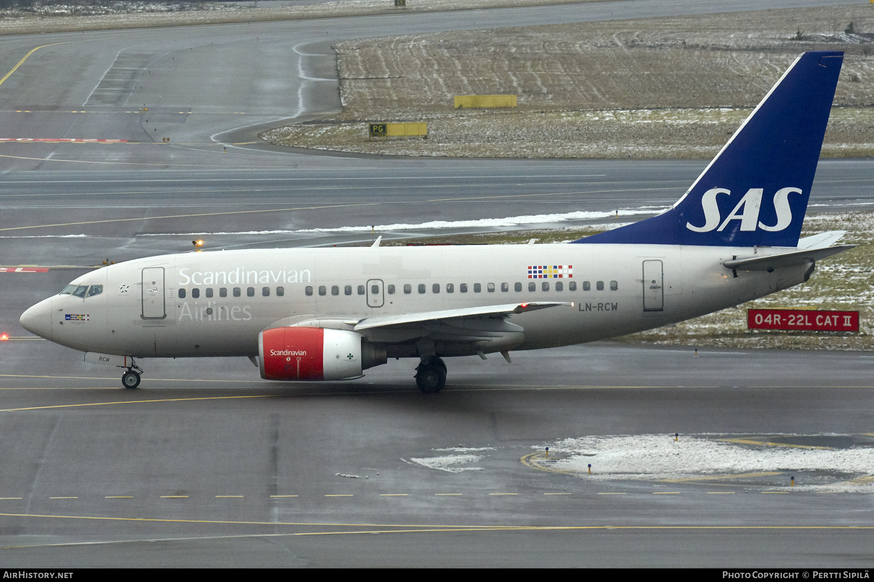 Aircraft Photo of LN-RCW | Boeing 737-683 | Scandinavian Airlines - SAS | AirHistory.net #311597