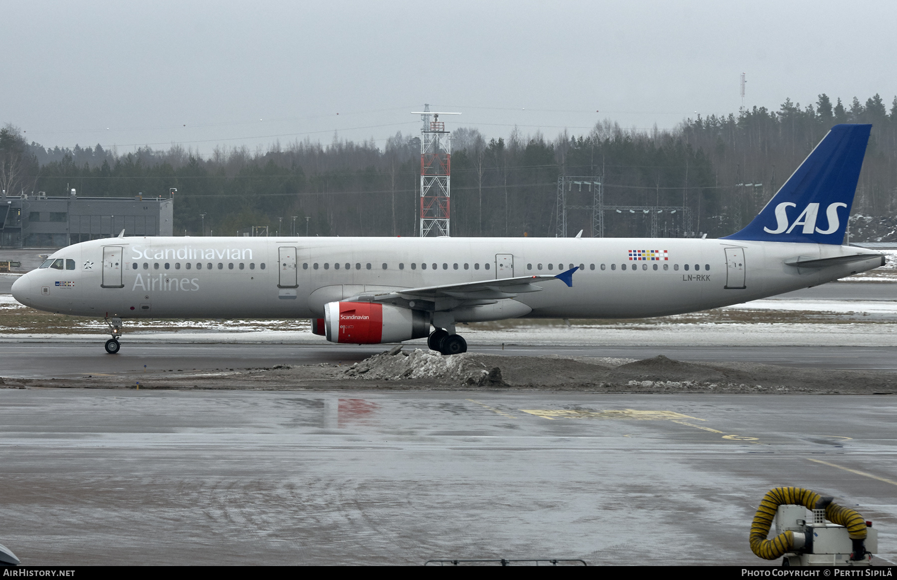 Aircraft Photo of LN-RKK | Airbus A321-232 | Scandinavian Airlines - SAS | AirHistory.net #311608