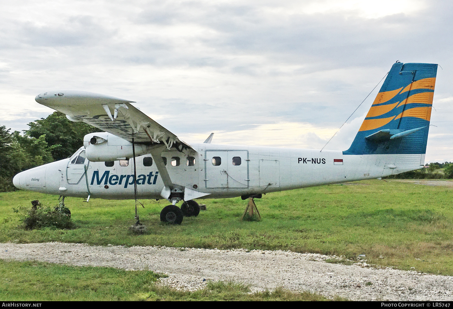 Aircraft Photo of PK-NUS | De Havilland Canada DHC-6-300 Twin Otter | Merpati Nusantara Airlines | AirHistory.net #311702