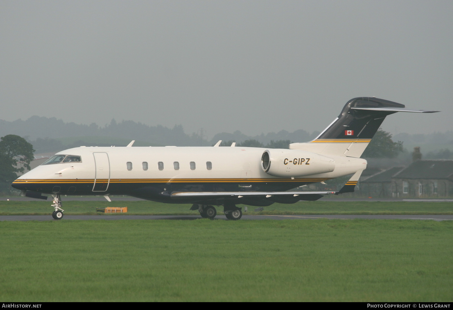 Aircraft Photo of C-GIPZ | Bombardier Challenger 300 (BD-100-1A10) | AirHistory.net #312043
