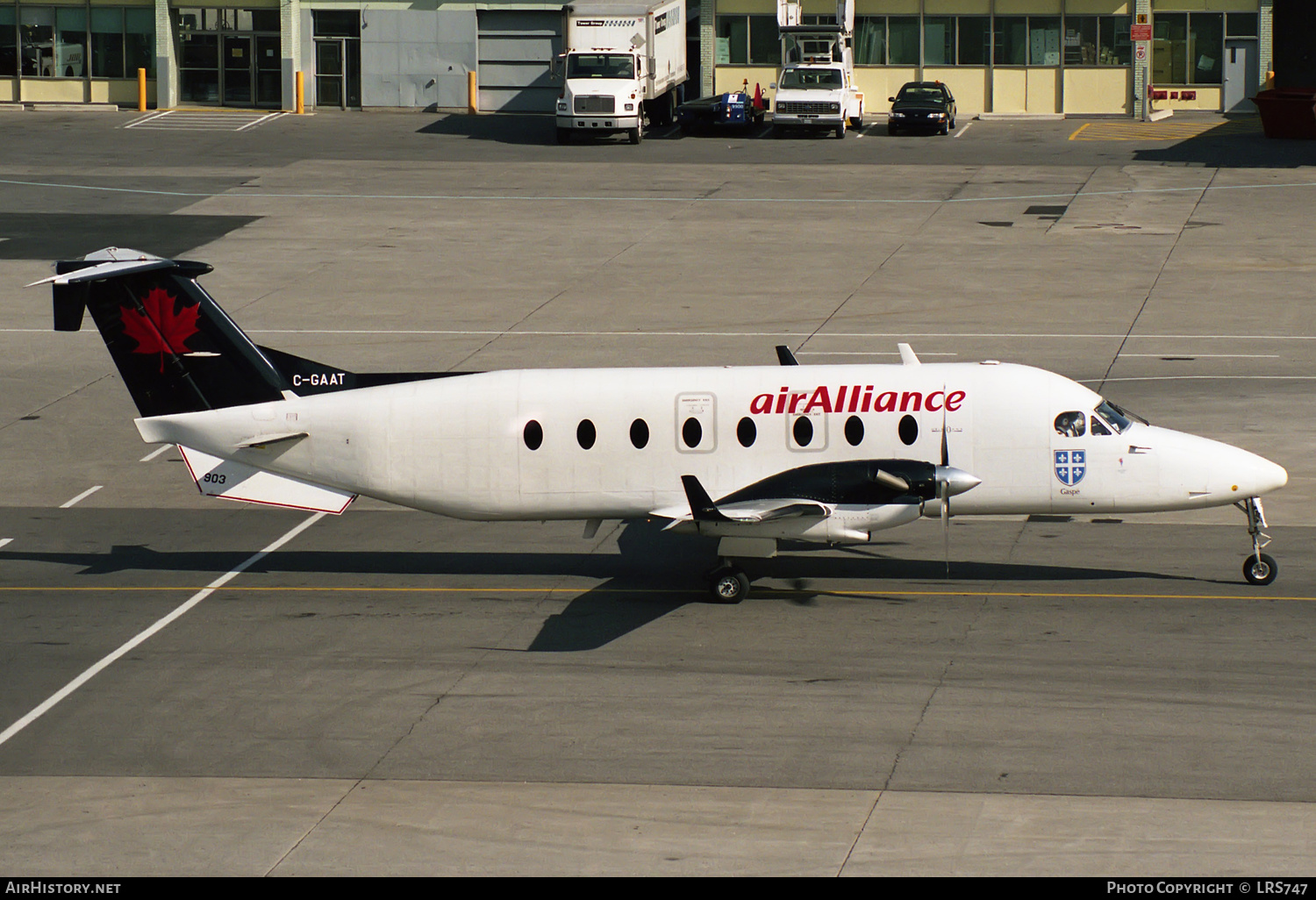 Aircraft Photo of C-GAAT | Raytheon 1900D | Air Alliance | AirHistory.net #312259