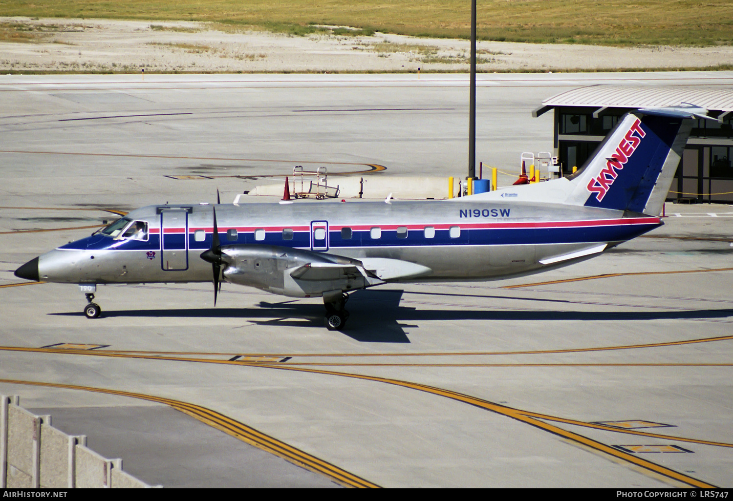 Aircraft Photo of N190SW | Embraer EMB-120ER Brasilia | SkyWest Airlines | AirHistory.net #312299