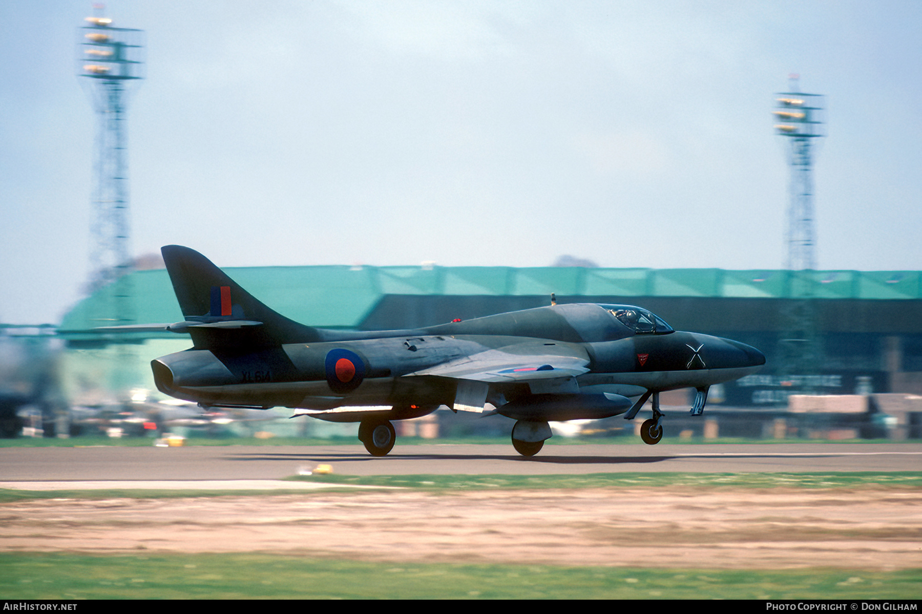 Aircraft Photo of XL614 | Hawker Hunter T7A | UK - Air Force | AirHistory.net #312354