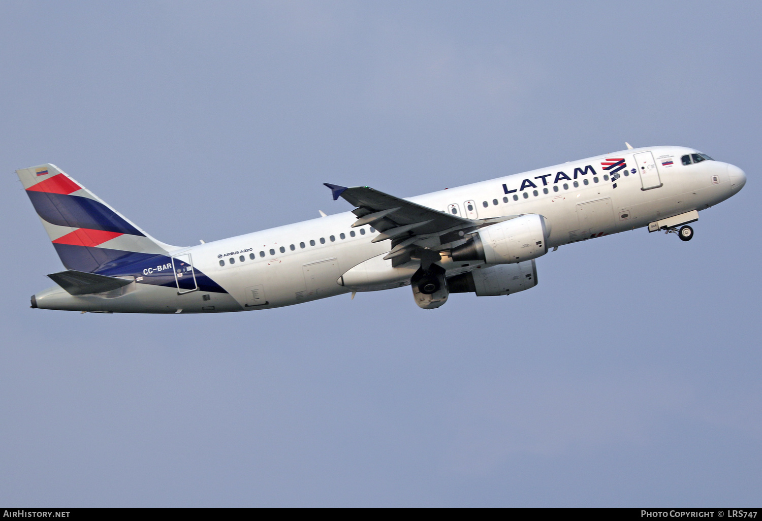 Aircraft Photo of CC-BAR | Airbus A320-214 | LATAM Airlines | AirHistory.net #312378