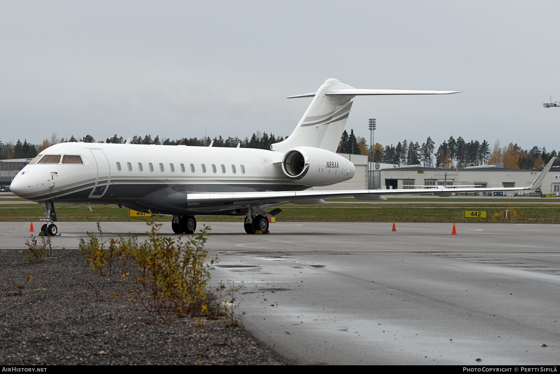 Aircraft Photo of N88AA | Bombardier Global Express (BD-700-1A10) | AirHistory.net #312386