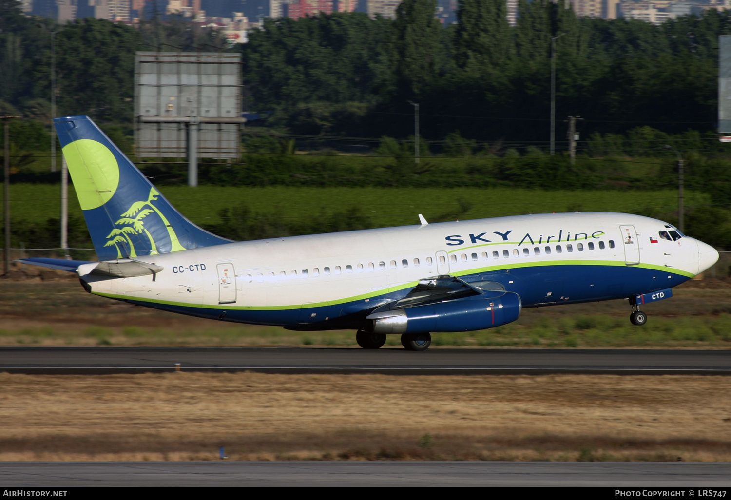 Aircraft Photo of CC-CTD | Boeing 737-2Q3/Adv | Sky Airline | AirHistory.net #312406