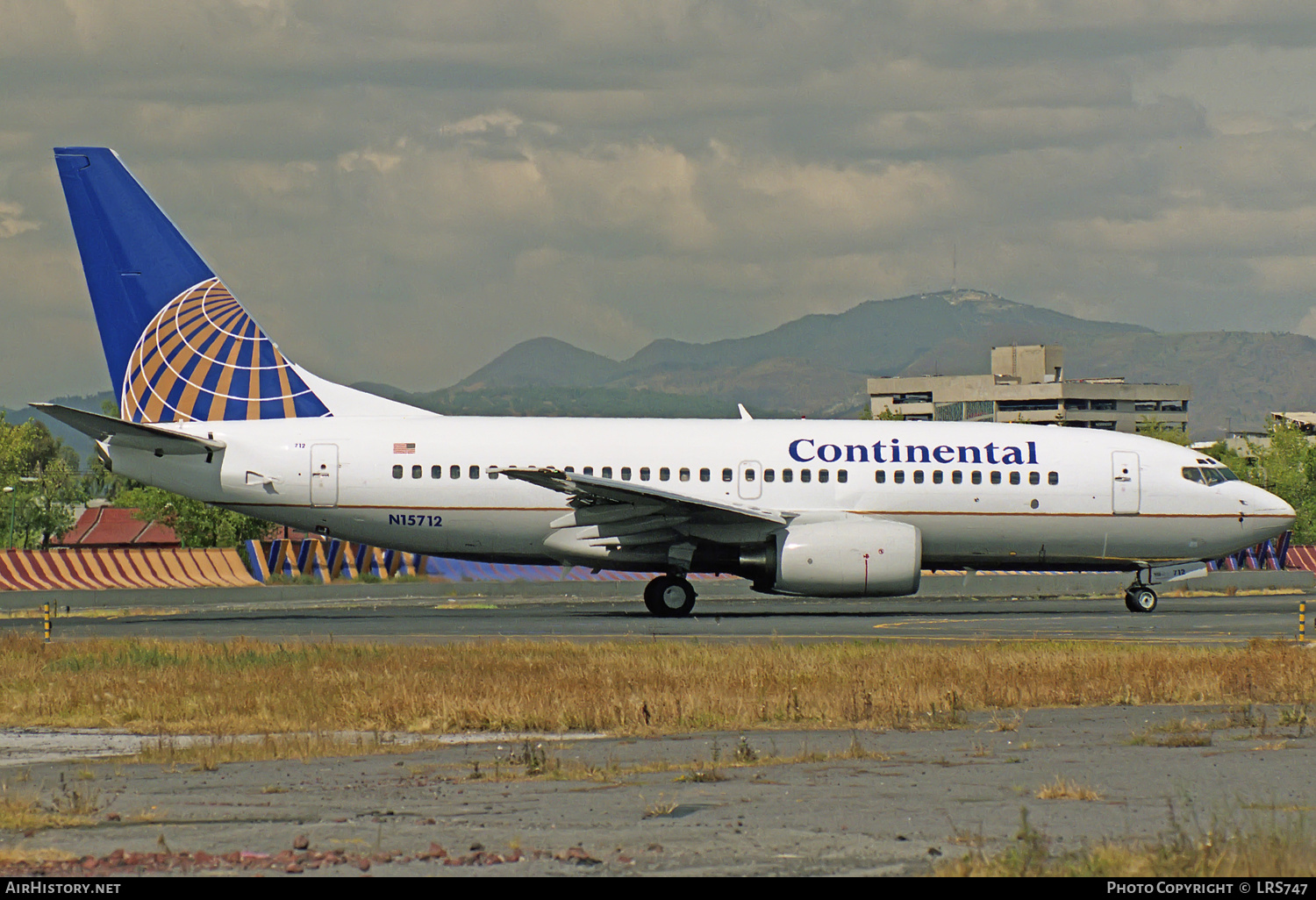 Aircraft Photo of N15712 | Boeing 737-724 | Continental Airlines | AirHistory.net #312639