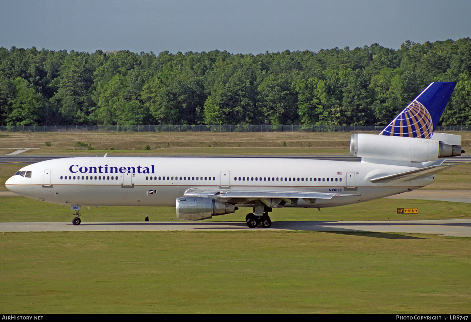 Aircraft Photo of N13088 | McDonnell Douglas DC-10-30 | Continental Airlines | AirHistory.net #312992