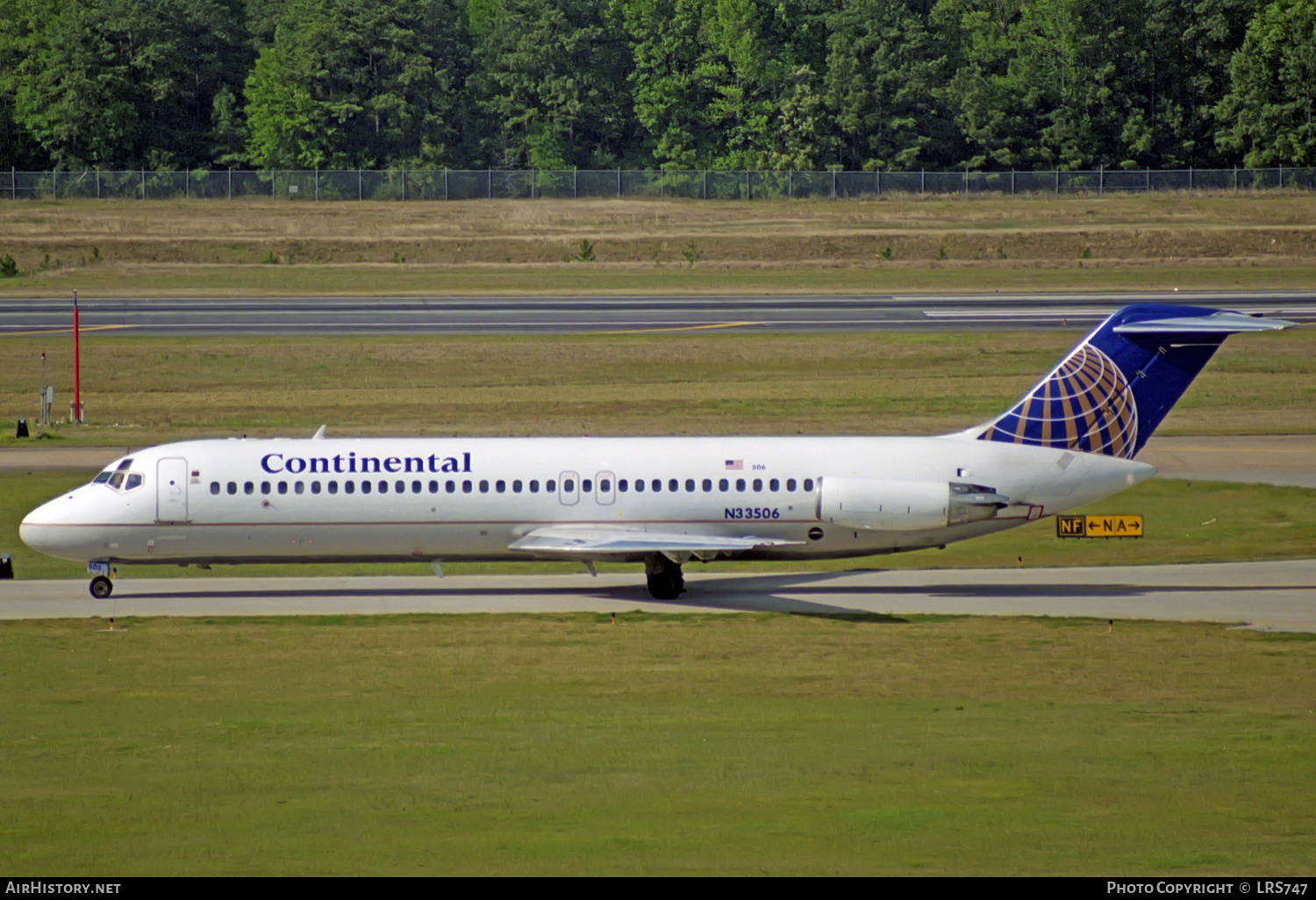 Aircraft Photo of N33506 | McDonnell Douglas DC-9-32 | Continental Airlines | AirHistory.net #312997
