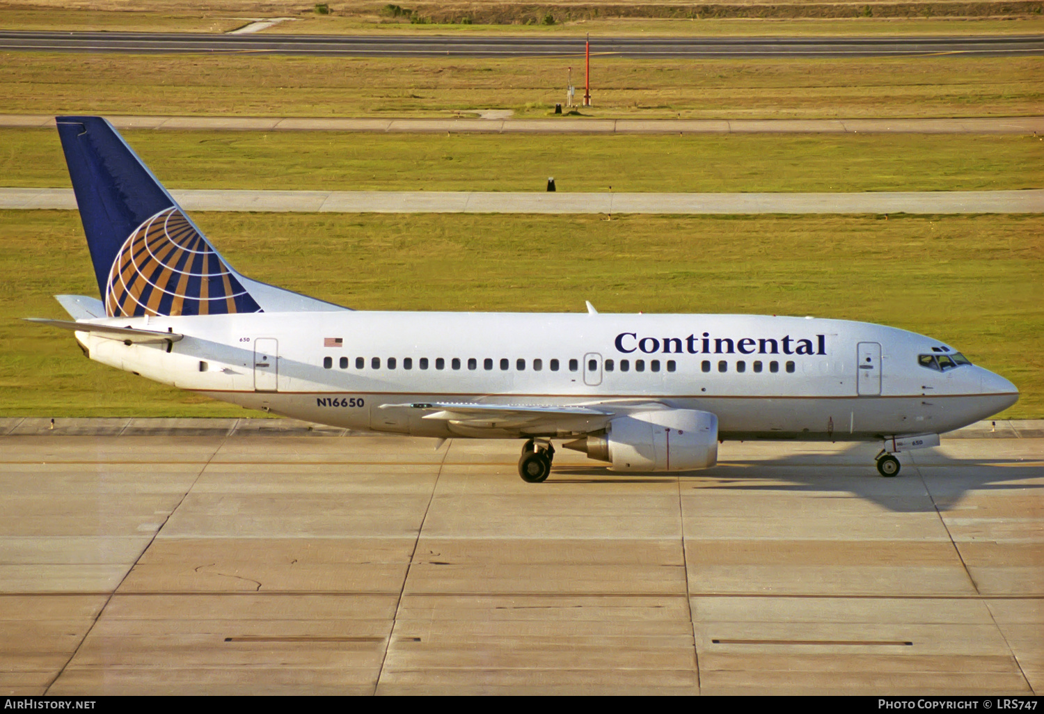 Aircraft Photo of N16650 | Boeing 737-524 | Continental Airlines | AirHistory.net #313086