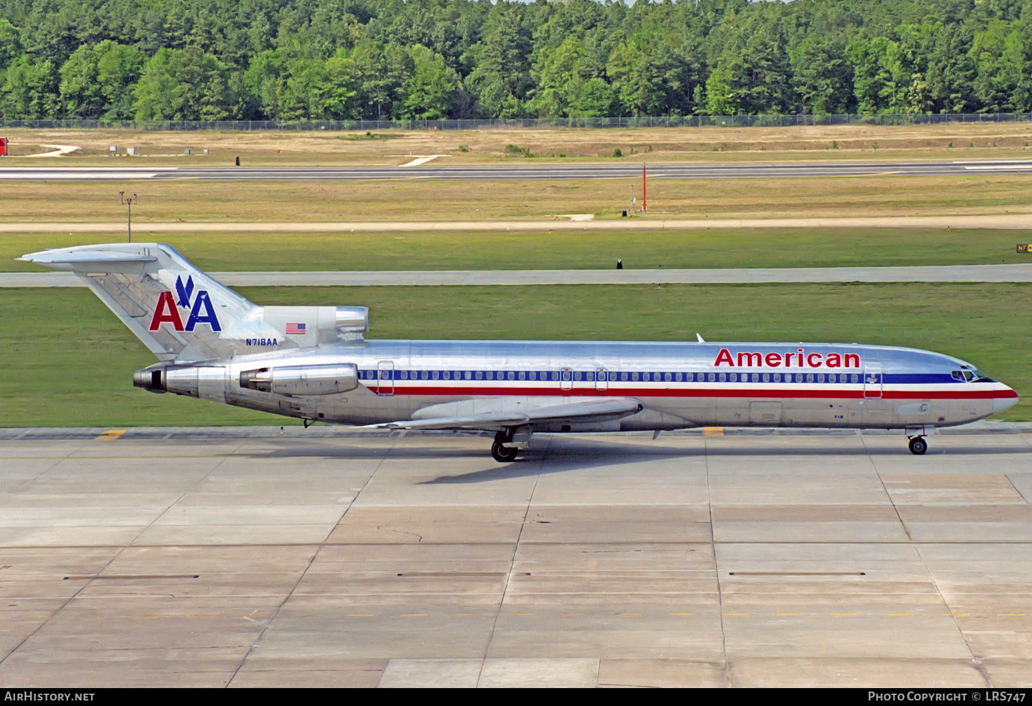 Aircraft Photo of N718AA | Boeing 727-227/Adv | American Airlines | AirHistory.net #313089