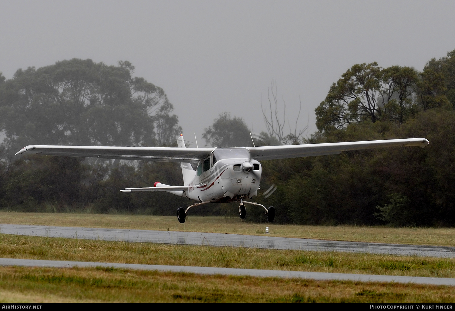 Aircraft Photo of VH-HHJ | Cessna 210M Centurion | AirHistory.net #313116