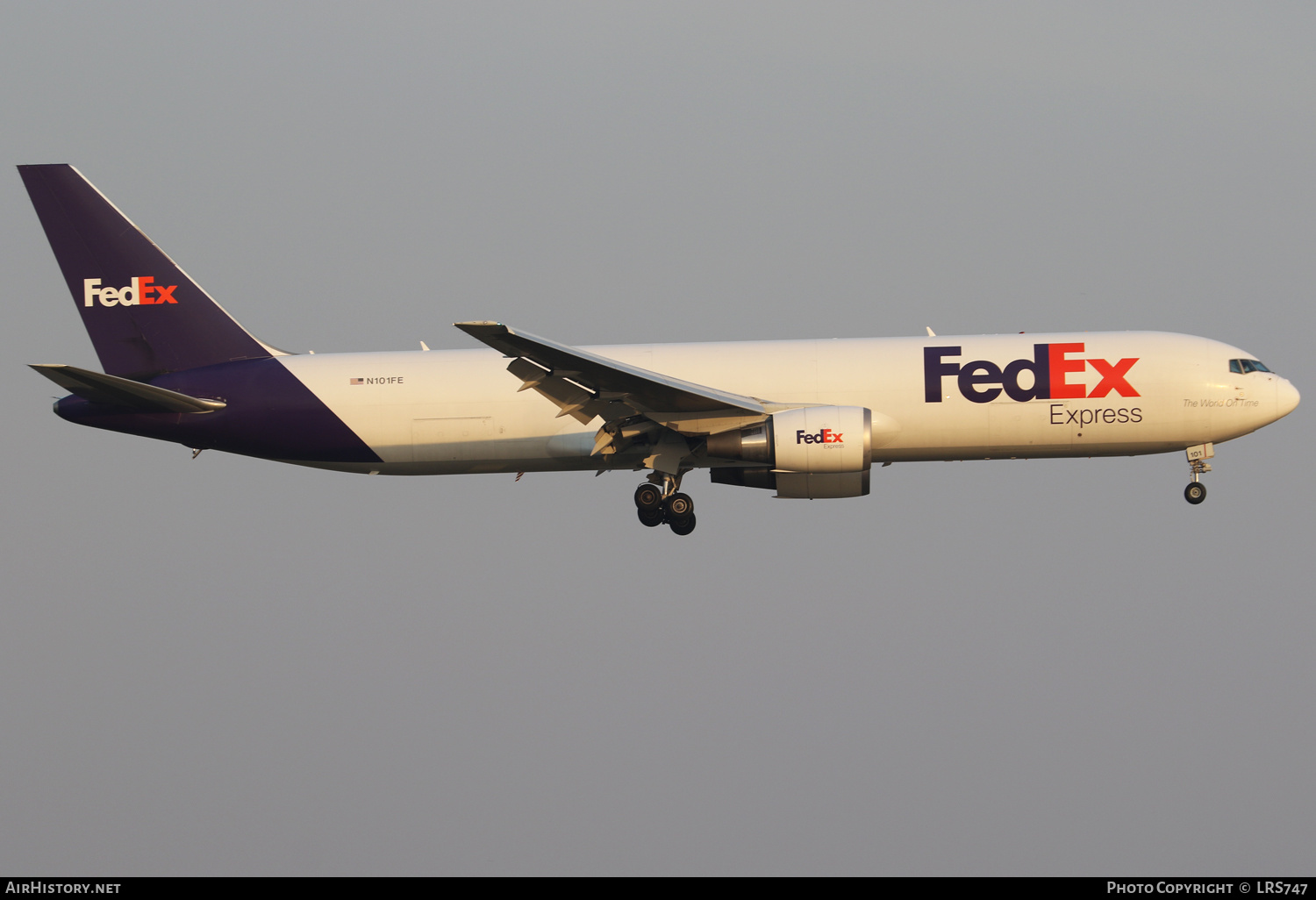 Aircraft Photo of N101FE | Boeing 767-3S2F/ER | FedEx Express | AirHistory.net #313127