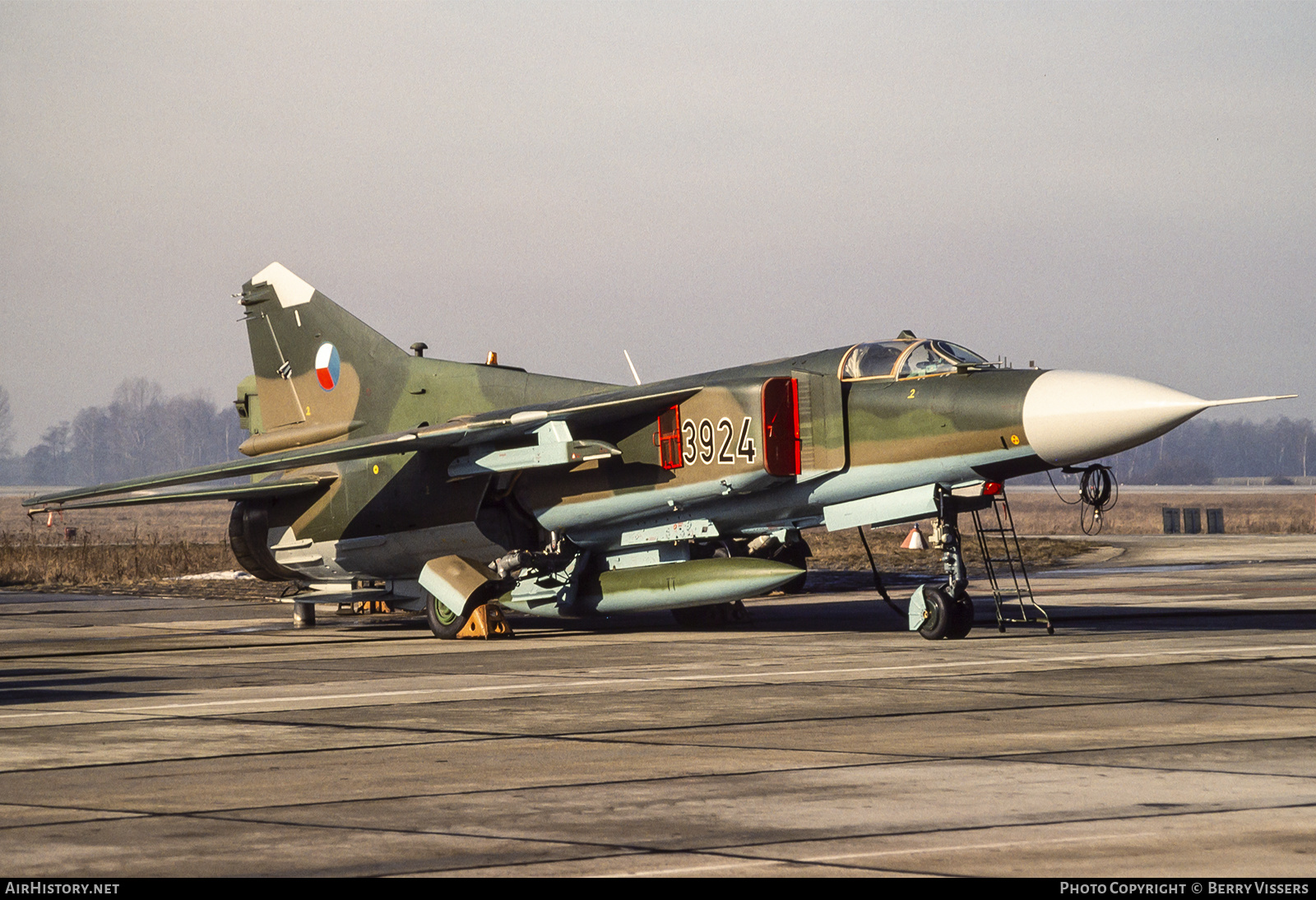 Aircraft Photo of 3924 | Mikoyan-Gurevich MiG-23MF | Czechoslovakia - Air Force | AirHistory.net #313266