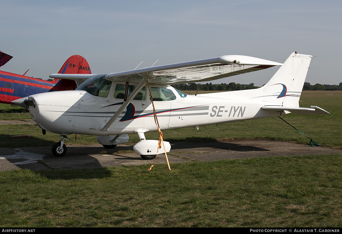 Aircraft Photo of SE-IYN | Cessna 172N Skyhawk 100 II | AirHistory.net #313435