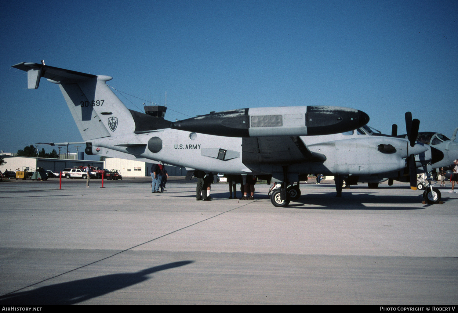 Aircraft Photo of 93-0697 / 30697 | Beech RC-12Q Huron (A200CT) | USA - Army | AirHistory.net #313524