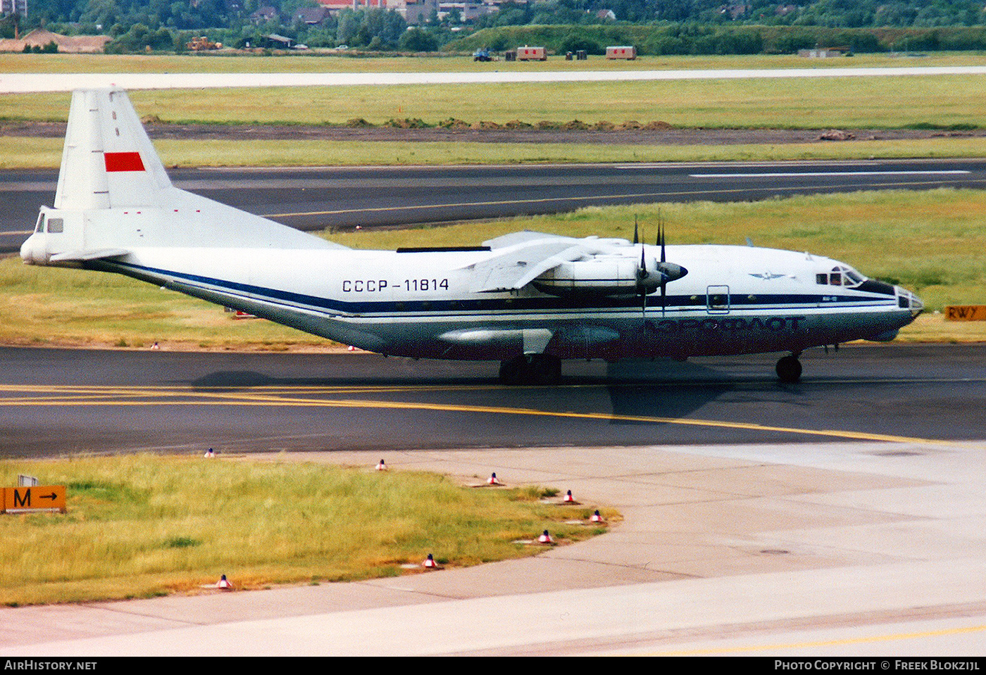 Aircraft Photo of CCCP-11814 | Antonov An-12BP | Aeroflot | AirHistory.net #313558