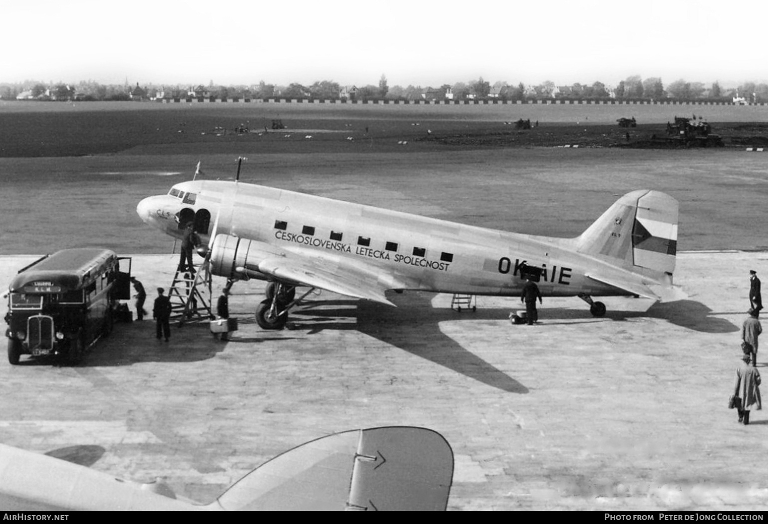 Aircraft Photo of OK-AIE | Douglas DC-3-220A | Československá Letecká Společnost - ČLS | AirHistory.net #313609