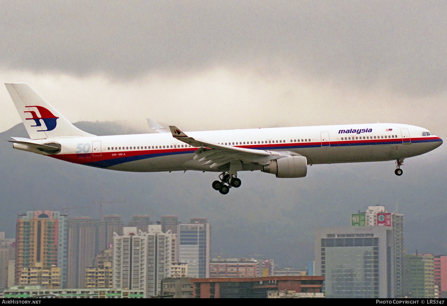 Aircraft Photo of 9M-MKA | Airbus A330-322 | Malaysia Airlines | AirHistory.net #313652