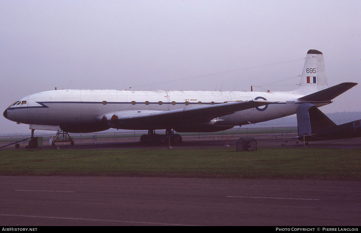 Aircraft Photo of XK695 | De Havilland D.H. 106 Comet R.2 | UK - Air Force | AirHistory.net #313683