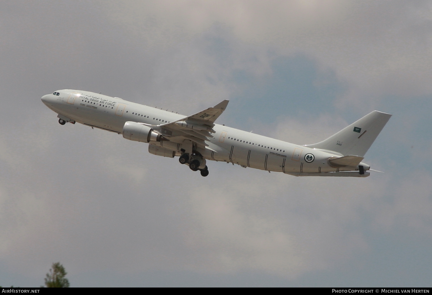Aircraft Photo of 2401 | Airbus A330 Voyager KC2 (A330-243MRTT) | Saudi Arabia - Air Force | AirHistory.net #313711