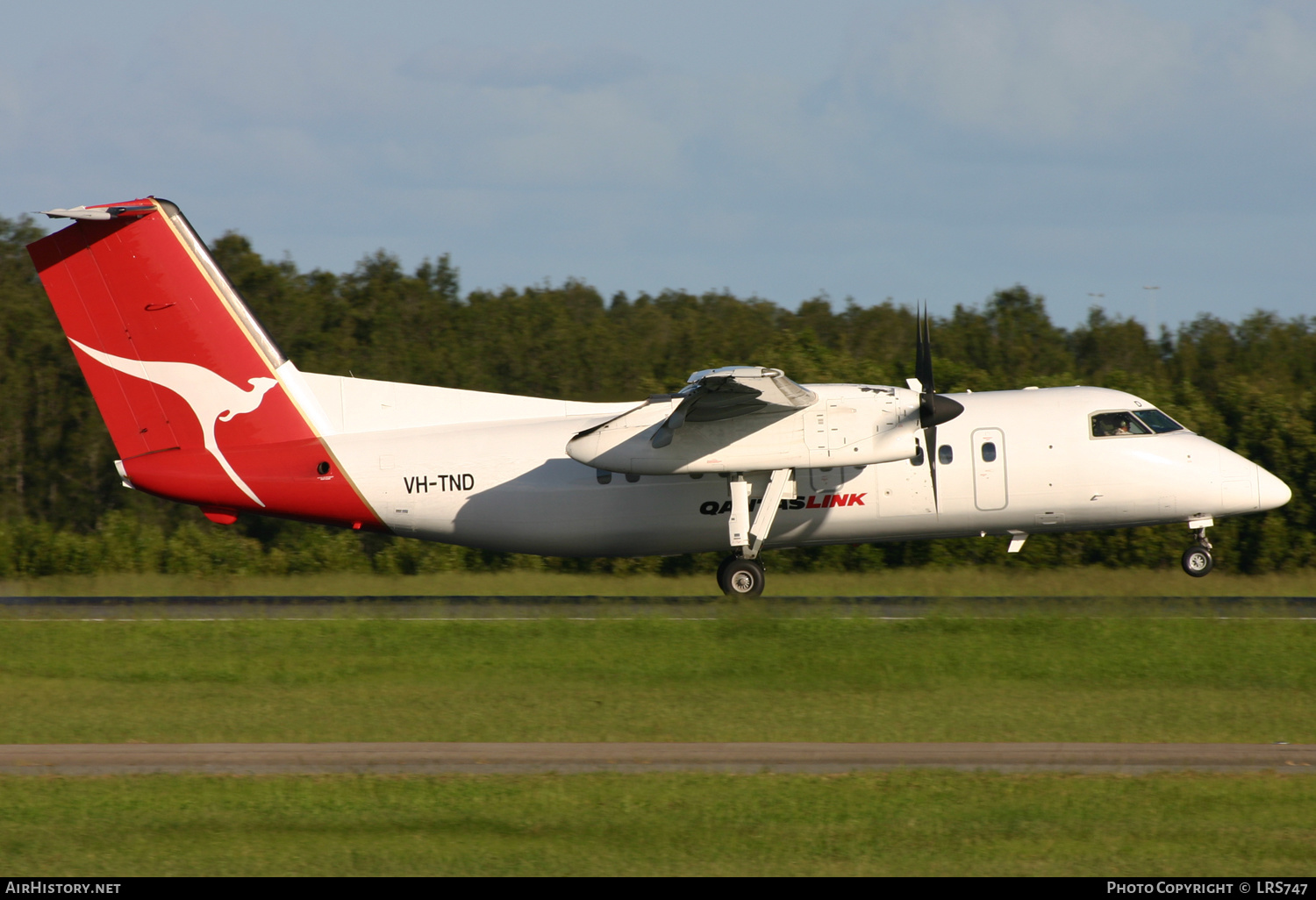 Aircraft Photo of VH-TND | De Havilland Canada DHC-8-102 Dash 8 | QantasLink | AirHistory.net #313816
