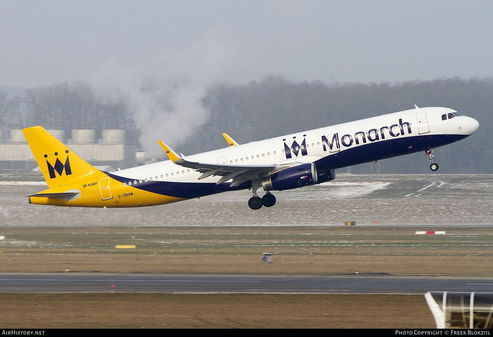 Aircraft Photo of G-ZBAM | Airbus A321-231 | Monarch Airlines | AirHistory.net #313989
